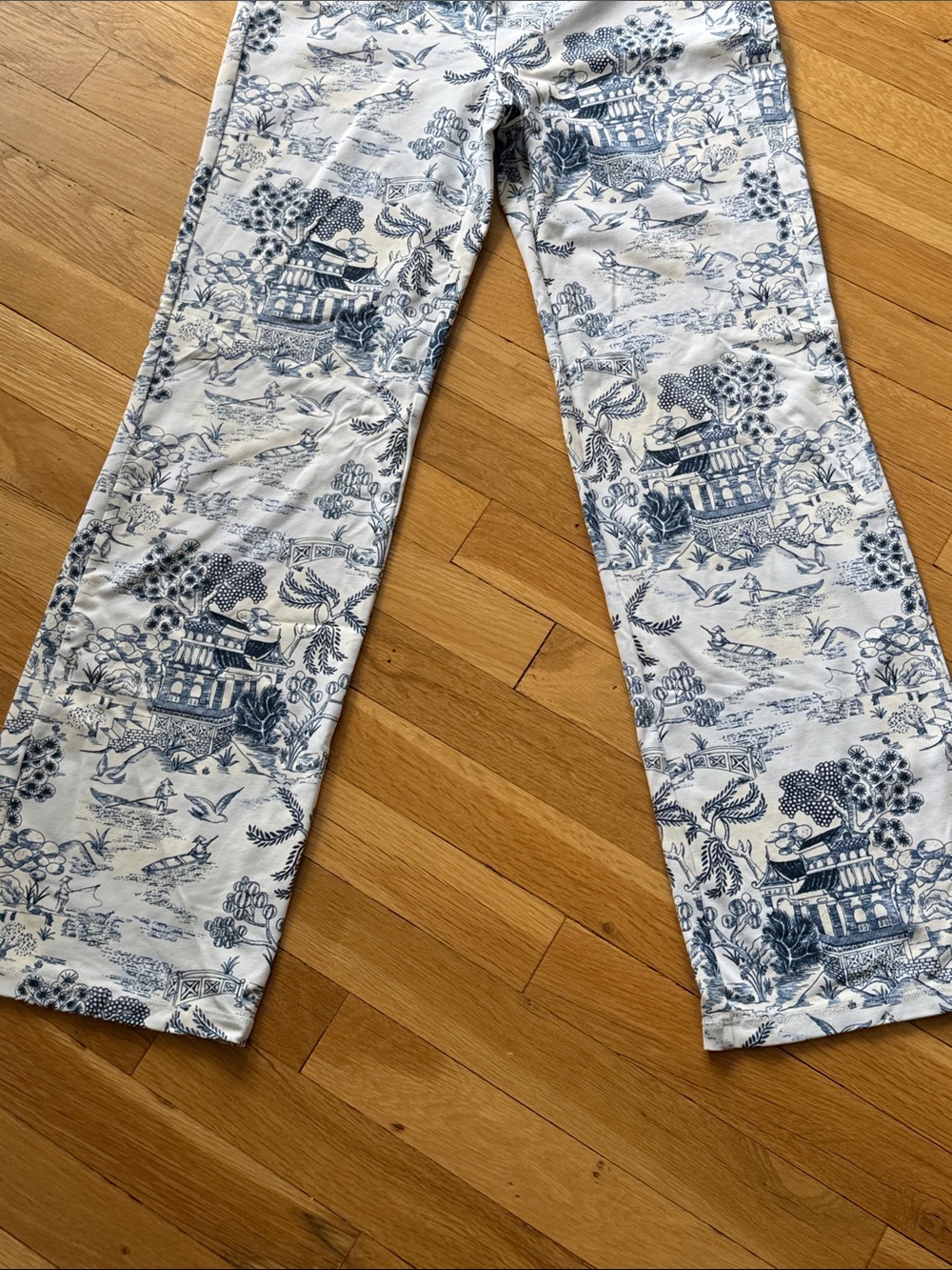J. McLaughlin White & Blue Printed Jeans - Picture 3 of 6